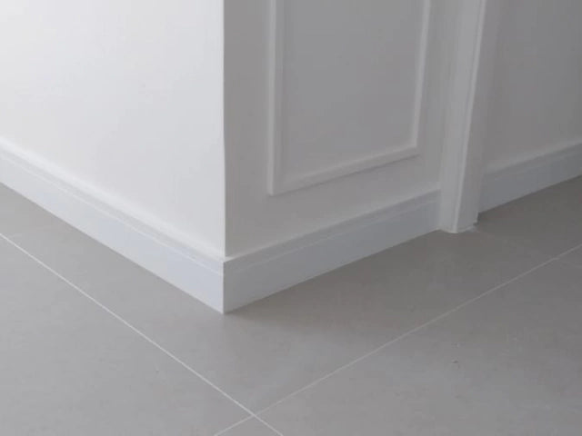 Rodapé 10 cm em MDF Branco com friso - Madebene