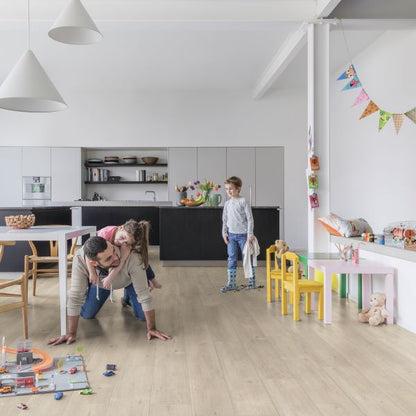 Piso laminado Quick-Step Impressive - Carvalho bege serrado - 1,83m² por caixa