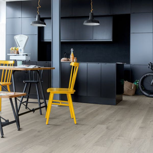 Piso laminado Quick-Step Impressive - Carvalho cinza suave - 1,83m² por caixa